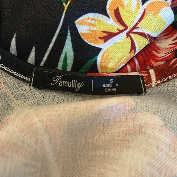 Famulily Floral Romper l SIZE S - Picture 3 of 5